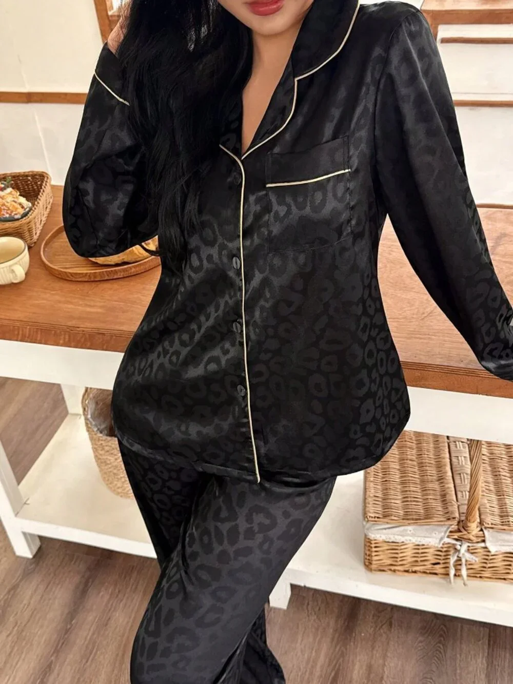 Black Elegant Leopard Jacquard Women's Long Sleeve Pajama Set